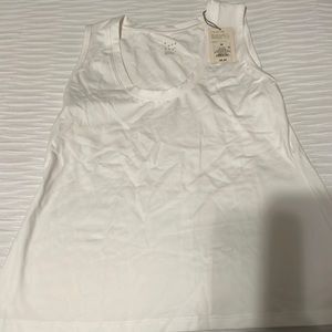 NWT white scooped neck tank top Size M
